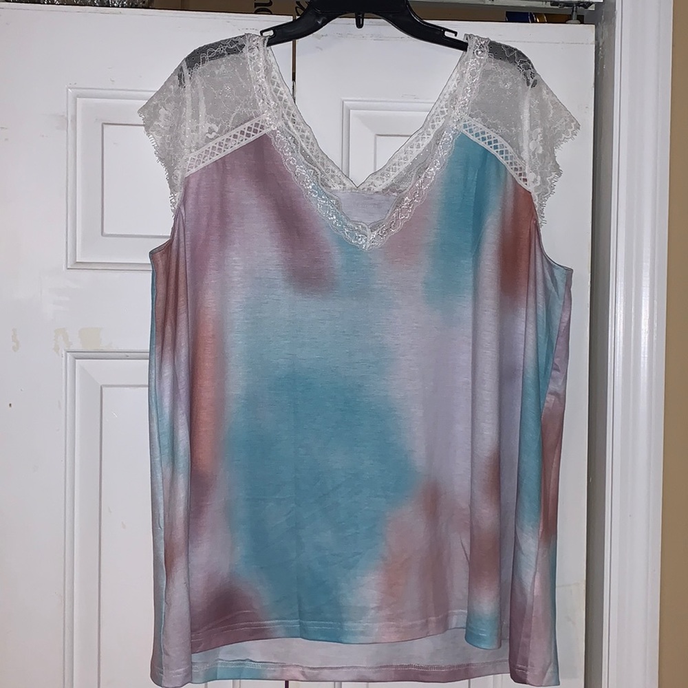 Lace sleeve tie dye shirt never worn